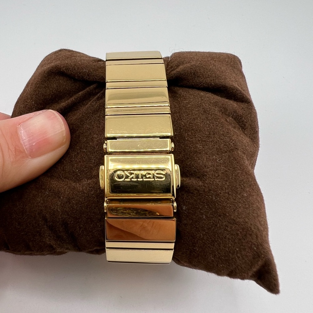 Seiko Womens Gold Toned Watch! - Picture 2 of 3